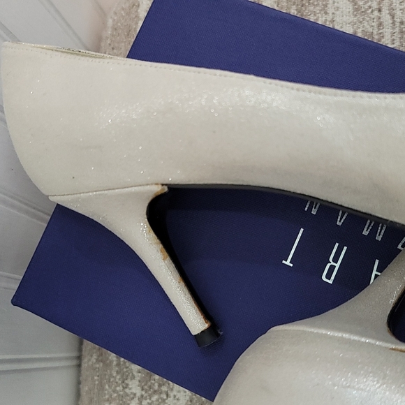 Stuart Weitzman heels - Picture 6 of 8